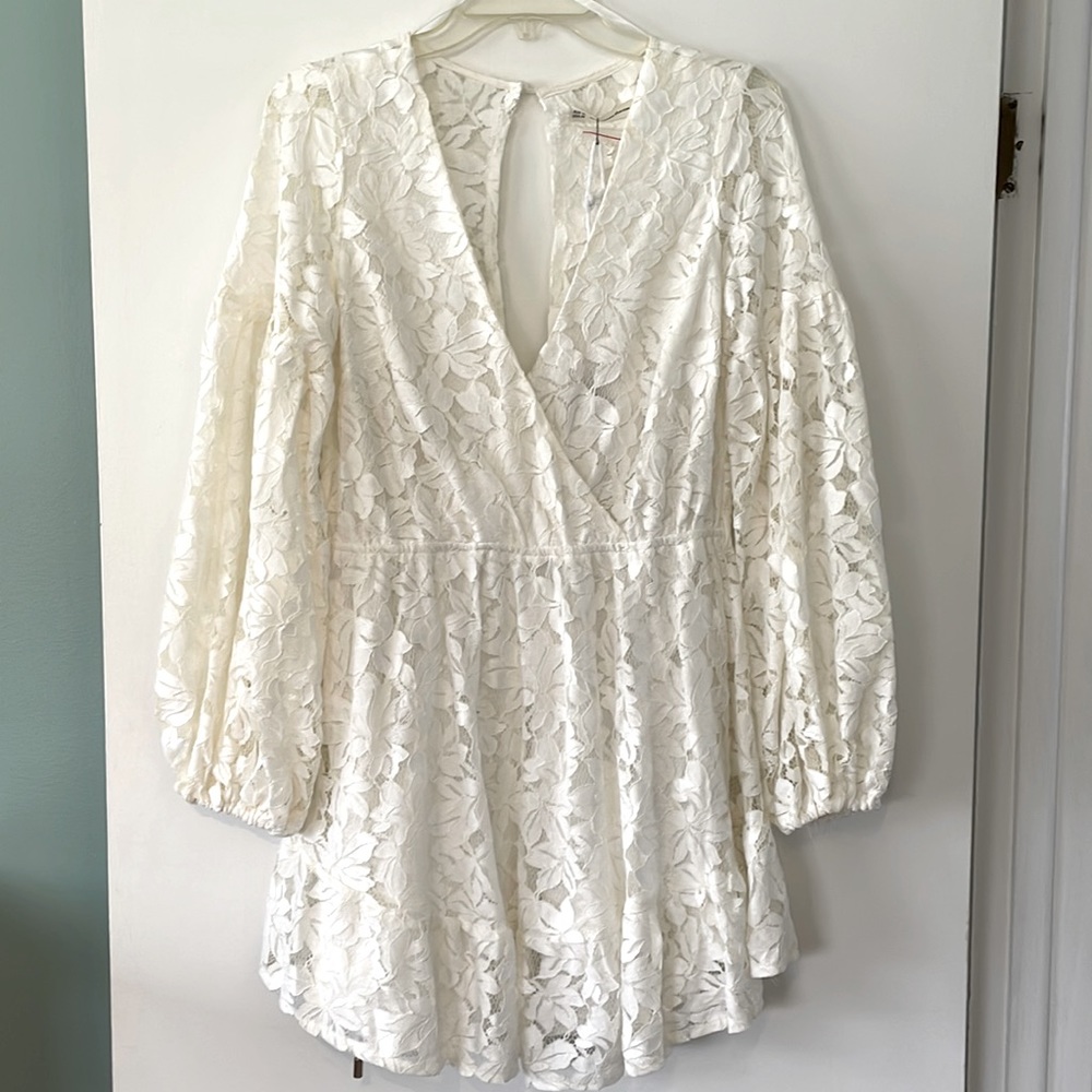 Deep-V White Long-sleeve Lace Dress